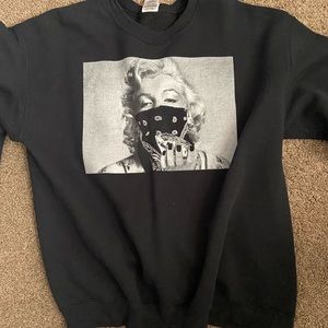 Marilyn Monroe black sweatshirt